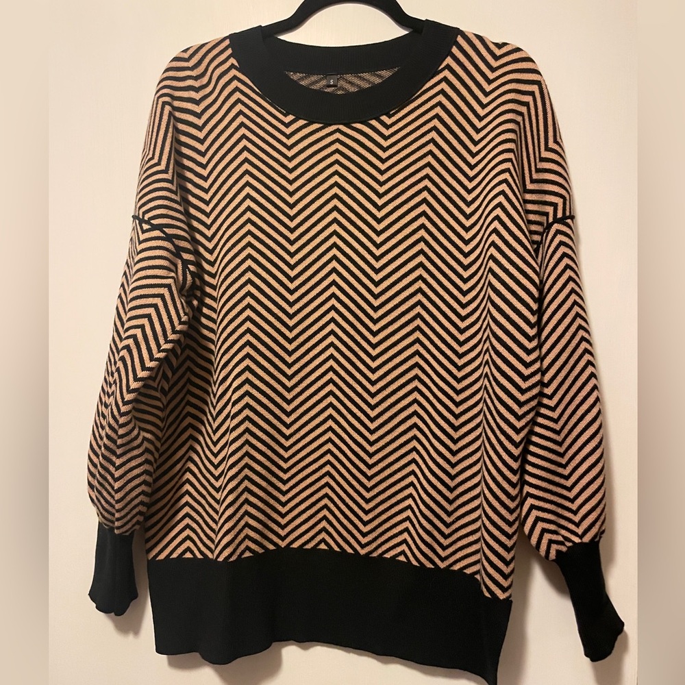 Chevron Patterned Sweater in Black and Tan